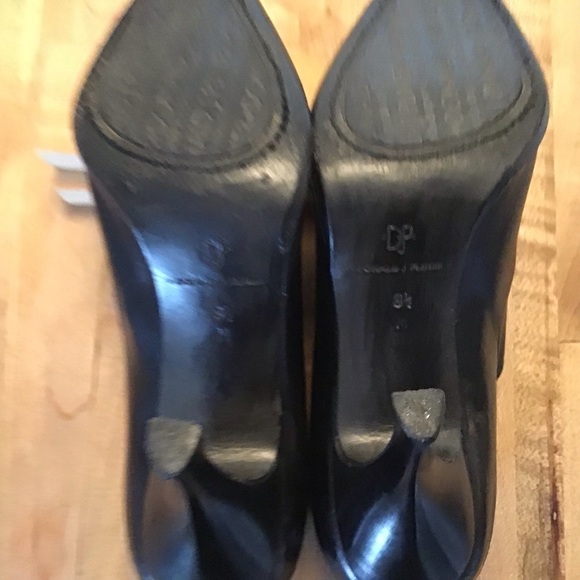 Donald Pliner Mato S4 Black Leather Elastic Gusset Pointy Toe Booties si… - Picture 5 of 8